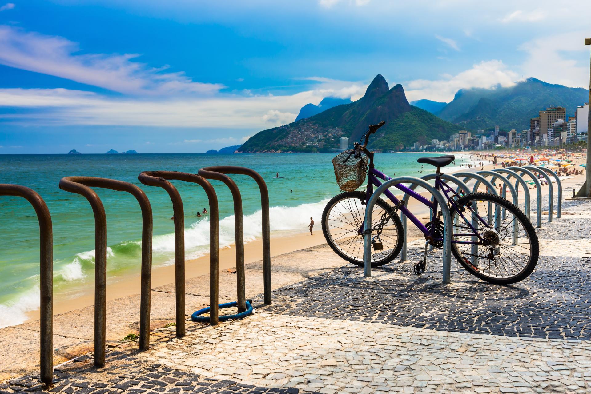 Fahrrad an der Copacabana in Rio de Janeiro